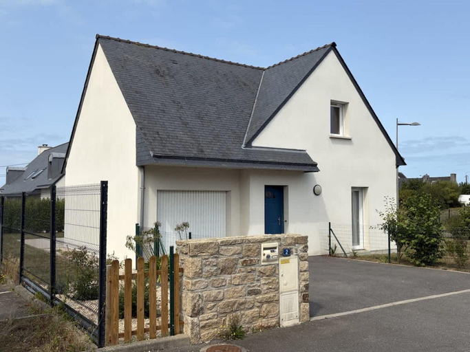 Others 3, 3BR Coastal Home With Garden & Terrace, Finistère