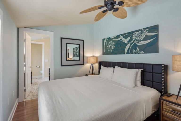 Others 2, Sky Suites Retreat by Brightwild 2 Stunning Condos, Monroe