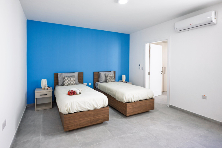 Others 2, Spacious Penthouse in the Heart of Gharghur