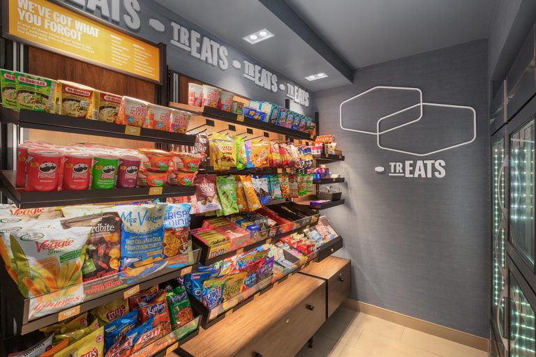 Food & Drinks 5, Hampton Inn & Suites by Hilton Langley-Surrey, Greater Vancouver