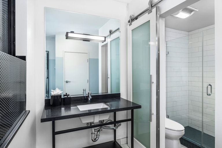 Bathroom 5, Hotel Erwin Venice Beach, Los Angeles