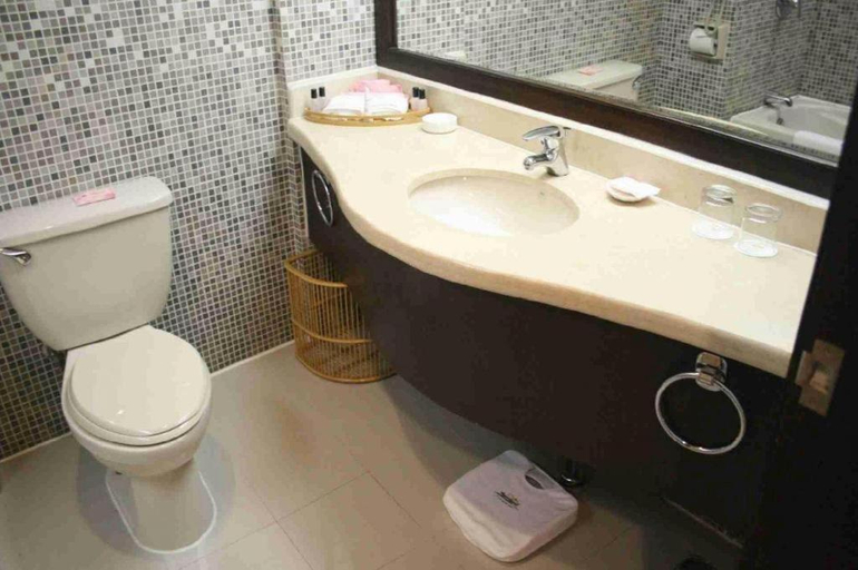 Bathroom 5, Guilin Merryland Resort, Guilin