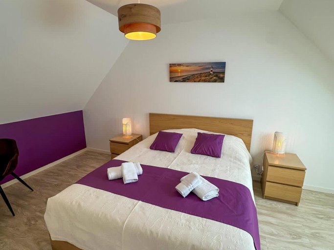 Others 2, 3BR Coastal Home With Garden & Terrace, Finistère