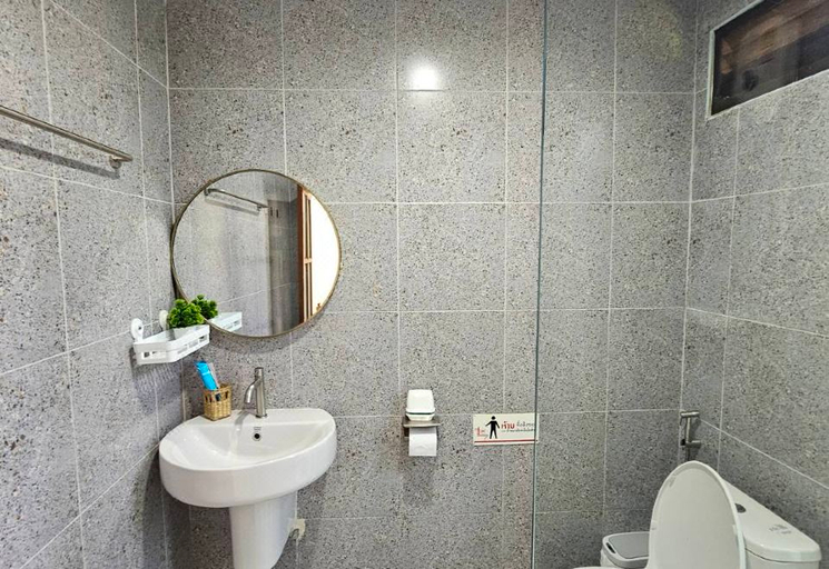 Bathroom 5, Tropical Oasis Aoyon Beach House, Phuket Island