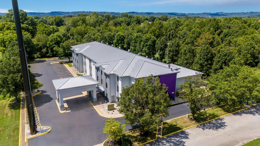 Exterior & Views 2, Spark by Hilton Sellersburg, Clark
