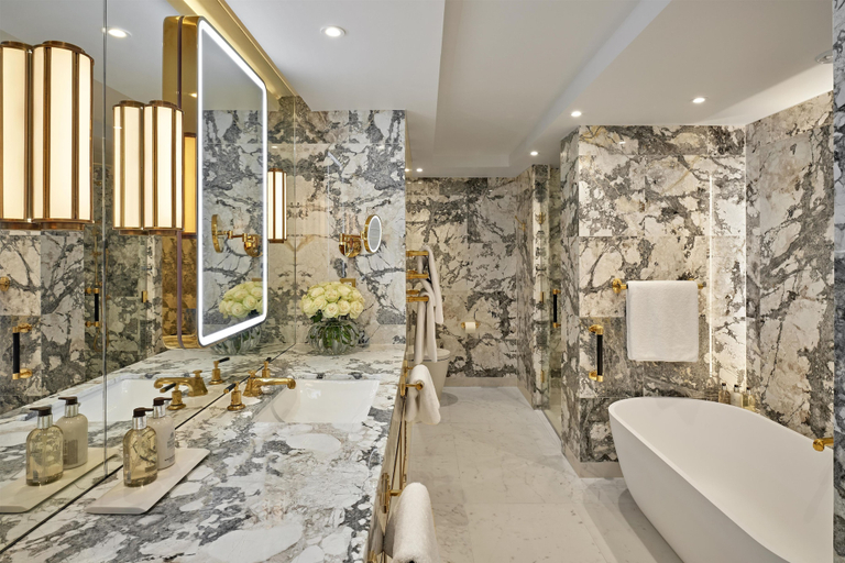Bathroom 5, London Hilton on Park Lane, London