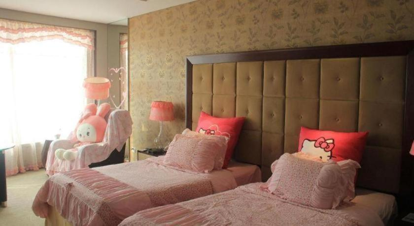 Bedroom 2, XinHua JianGuo Hotel, Jiujiang