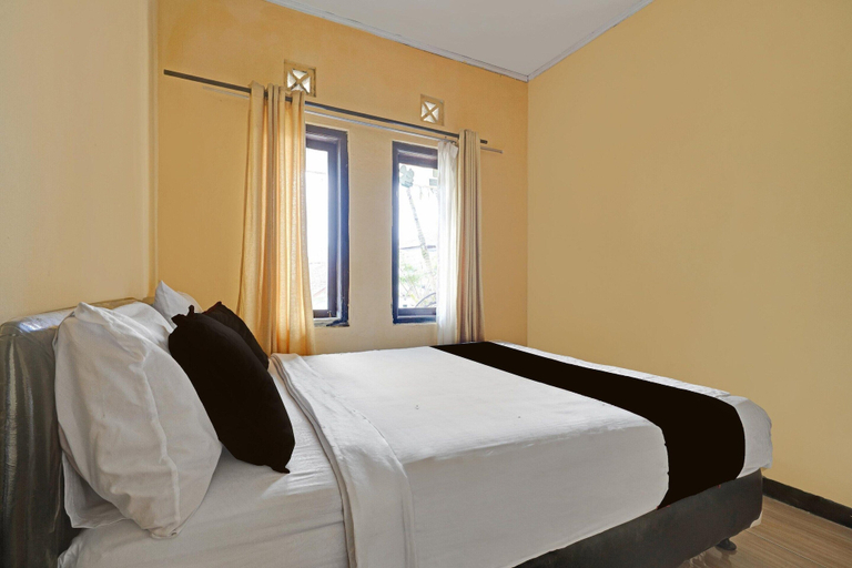 Others 4, Luxury Deluxe DBL Retreat W/ Free Wifi and Parking, Solo