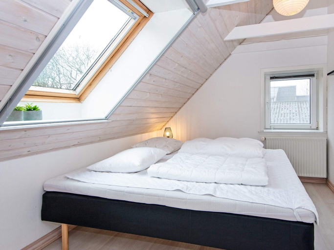 Bedroom 2, 8 Person Holiday Home in Henne, Varde