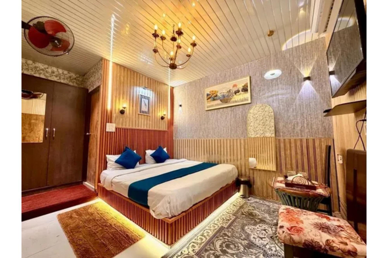 Bedroom 3, FabHotel Blue Breeze, Faridabad