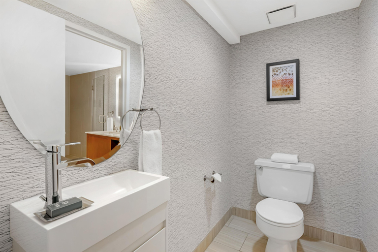 Bathroom 5, DoubleTree by Hilton Spokane City Center, Spokane