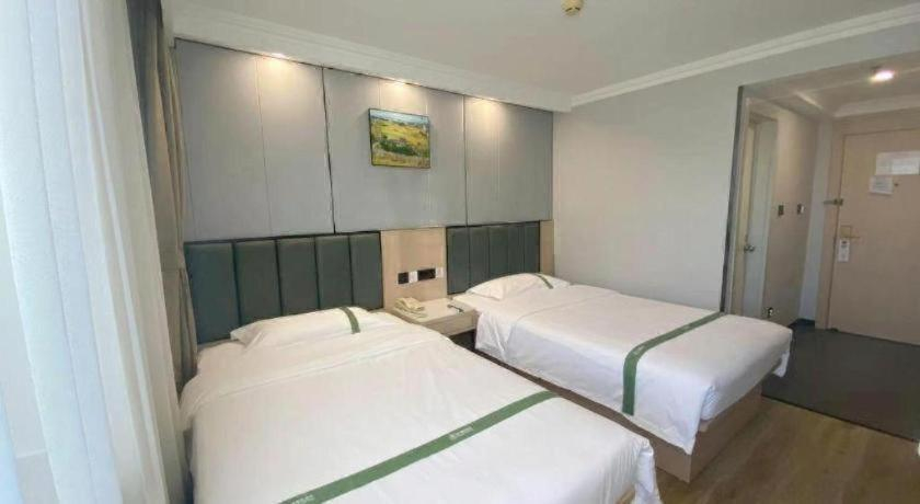 Bedroom 2, GreenTree Inn Beijing Xicheng District Caishikou Express Hotel, Beijing