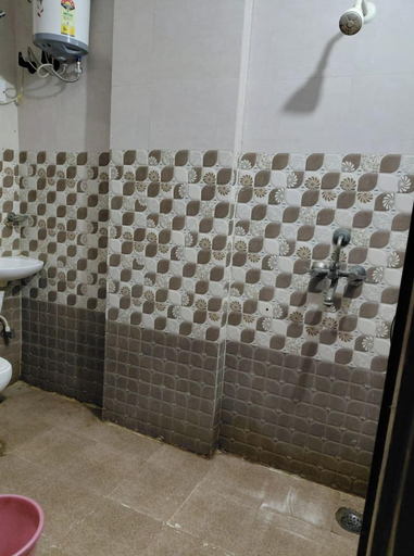 Bathroom 3, Shri Raghuvar Dham Ashram, Mathura
