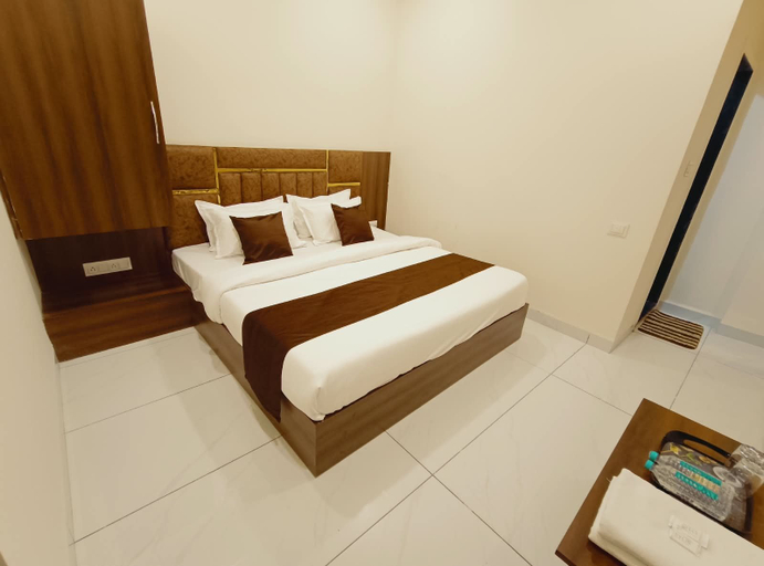 Others 3, Hotel Sai Kripa, Ujjain