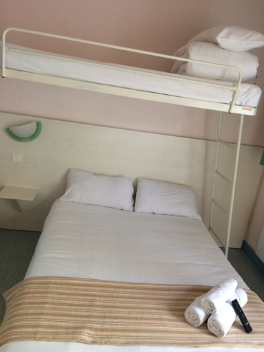 Bedroom 3, Europe hotel, Saône-et-Loire