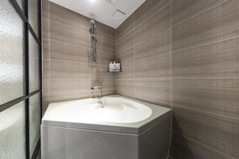 Bathroom, Daegu Dongseongro Sweet Hotel, Buk
