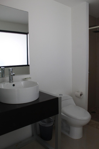 Bathroom 3, Pok Ta Pok 4, Benito Juárez