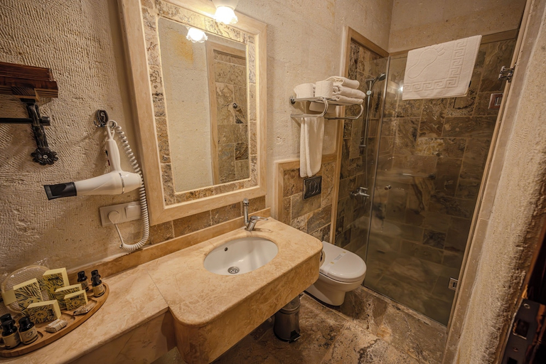 Bathroom 3, Osmanbey Cave House, Nevşehir