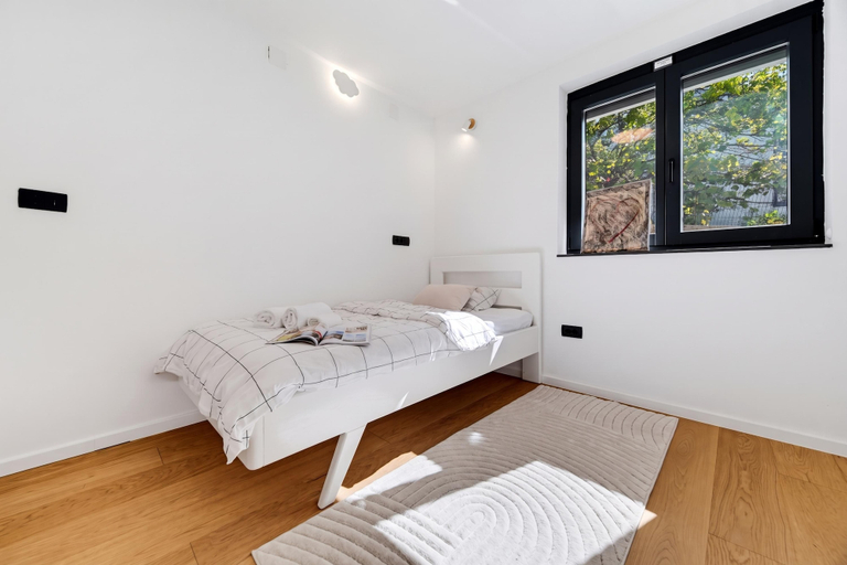 Others 2, Green Zone Apartment With Terrace And Parking, Zagreb