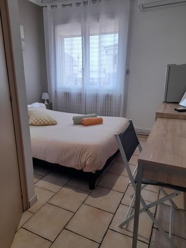 Bedroom, Hotel calypso fos, Bouches-du-Rhône
