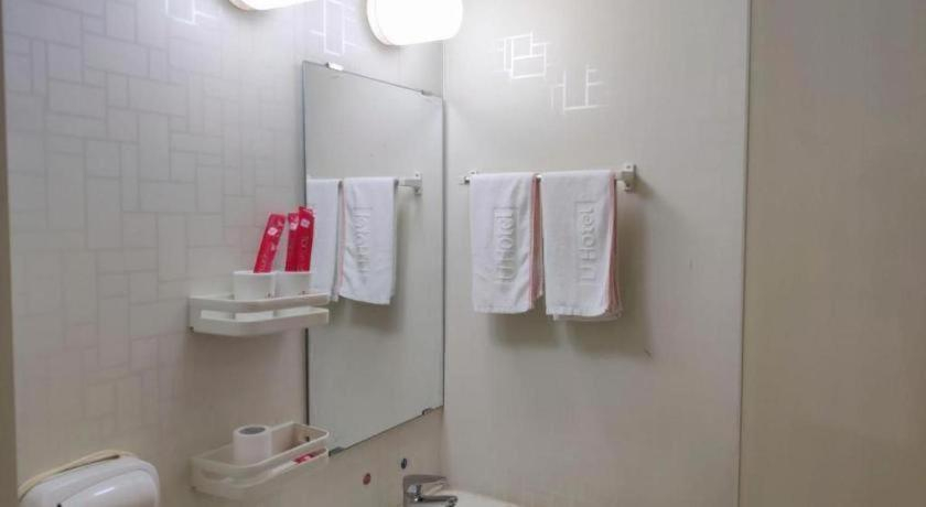 Bathroom 3, Thank Inn Hotel He'Nan Xinyang Railway Station, Xinyang