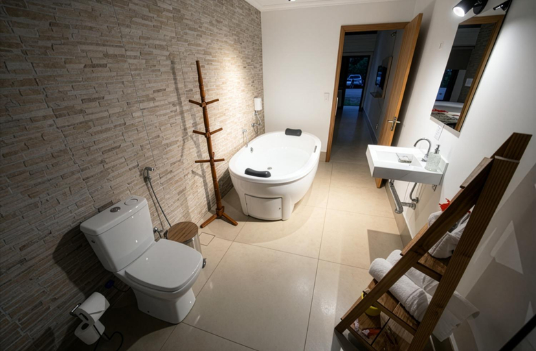 Bathroom, Vale das Orquideas Pousada, Socorro