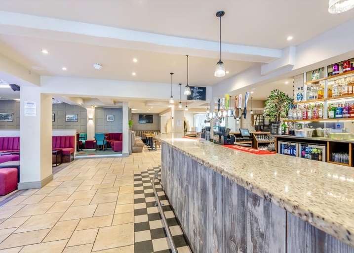 Food & Drinks 4, Foxhunter Park, Kent