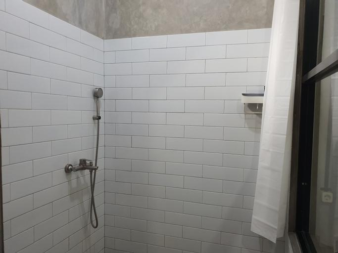 Bathroom, Kaskos Stay & Coffee Syariah, Bandar Lampung