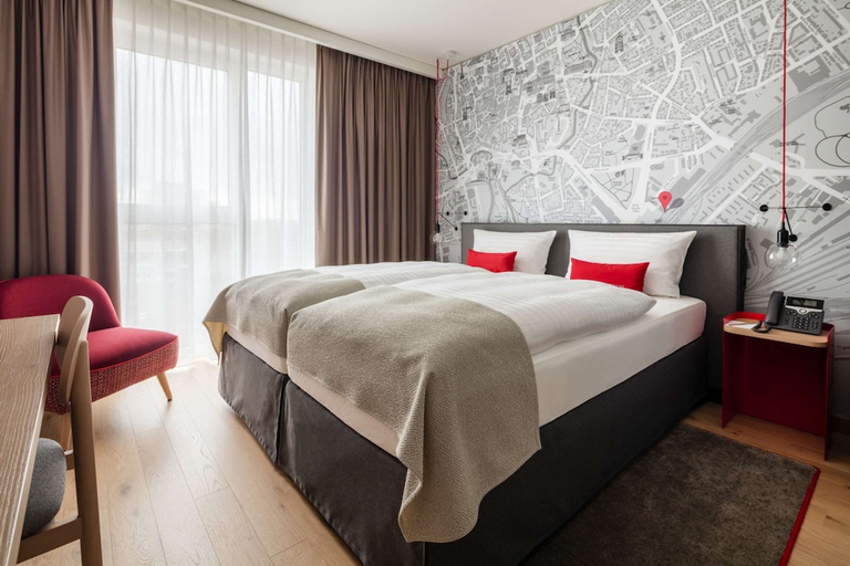 Bedroom 2, Leonardo Hotel Braunschweig City Center, Braunschweig