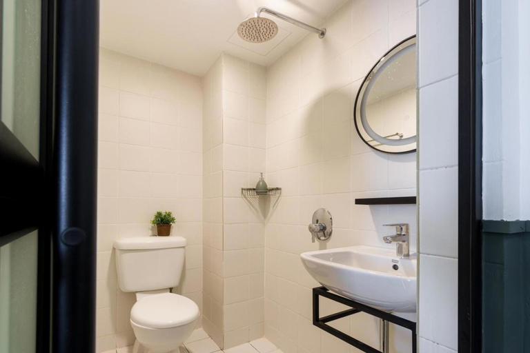 Bathroom 3, Upstairs Downstairs Co living Bukit Bintang, Kuala Lumpur