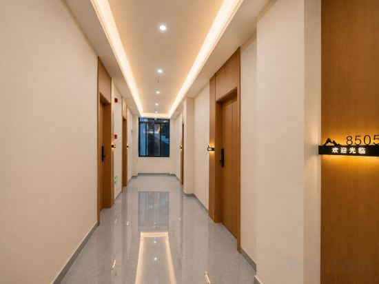 Others 5, Scenic Elegant Inn (West Gate of Libo Xiaoqikong), Qiannan Buyei and Miao