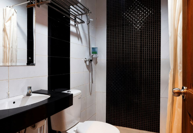Bathroom 5, Hotel New Star, Jakarta Pusat