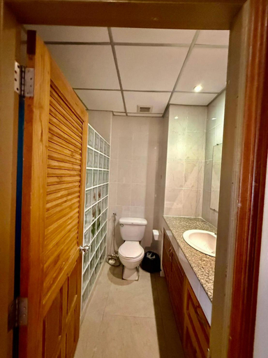 Bathroom 5, View Talay 3 Apartments, Pattaya