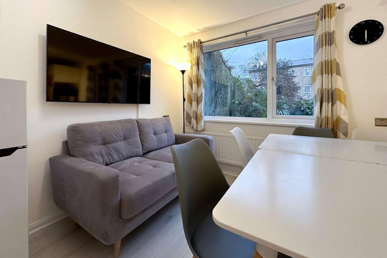 Others 5, Contractors Accommodation | 6BR House Peterborough, Cambridgeshire