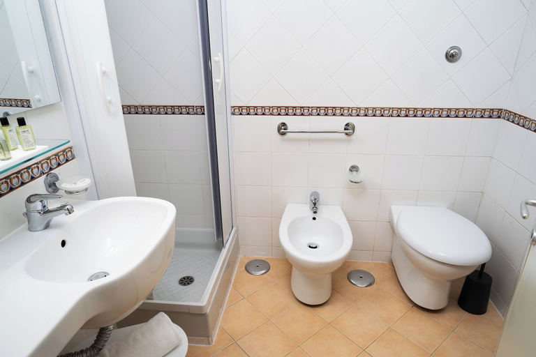 Bathroom 5, Rex Lifestyle Hotel, Napoli
