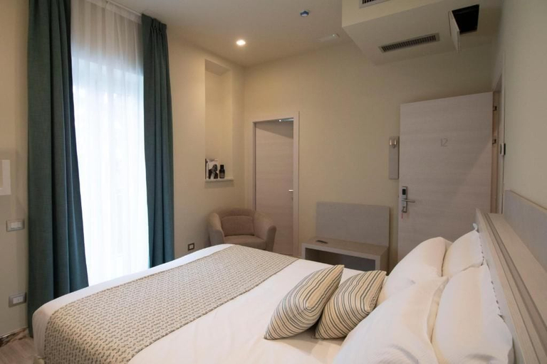 Bedroom 3, Doride Suites Boutique Hotel, Massa Carrara