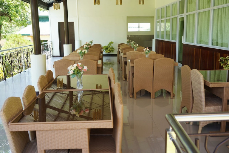 Food & Drinks 5, Hidden Valley Mountain and Wavepool Resort, Pinamungahan