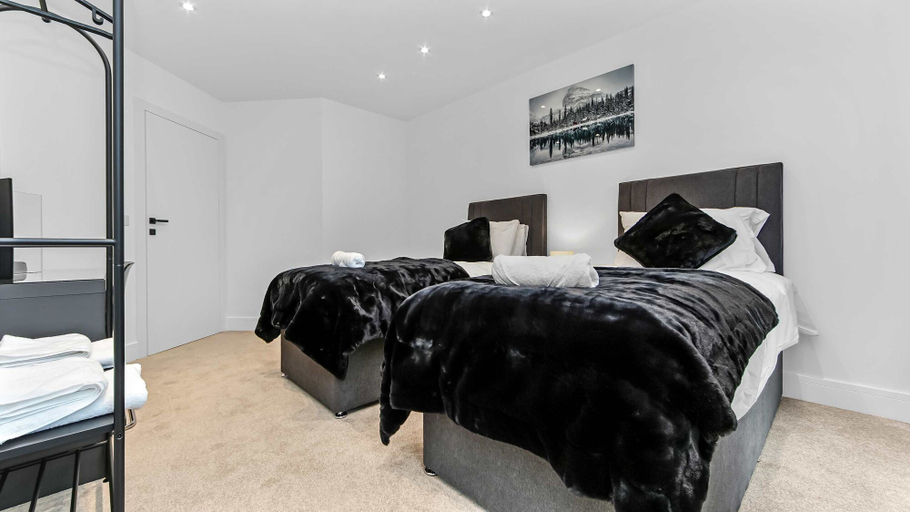 Others 3, Modern 2 Bedroom Stay Balcony East Croydon, London