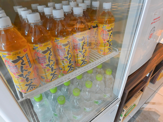 Food & Drinks 4, Okinawa Kariyushi LCH Izumizaki Kenchomae, Naha
