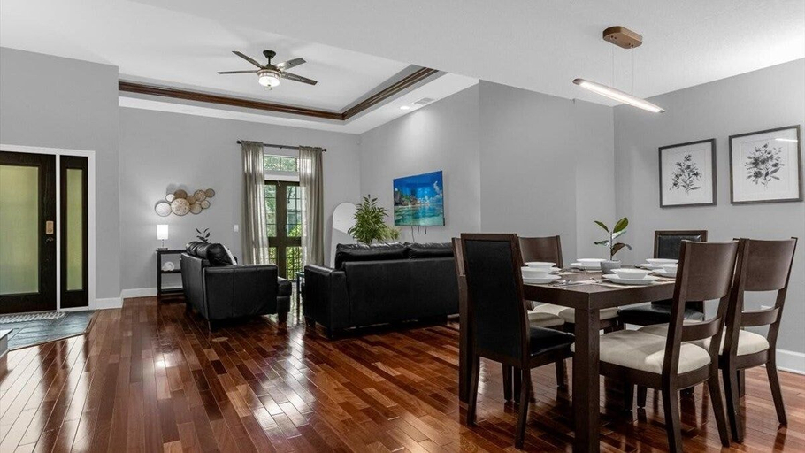 Others 3, Family Home Near Disney w Pool Spa Pool Table, Orange