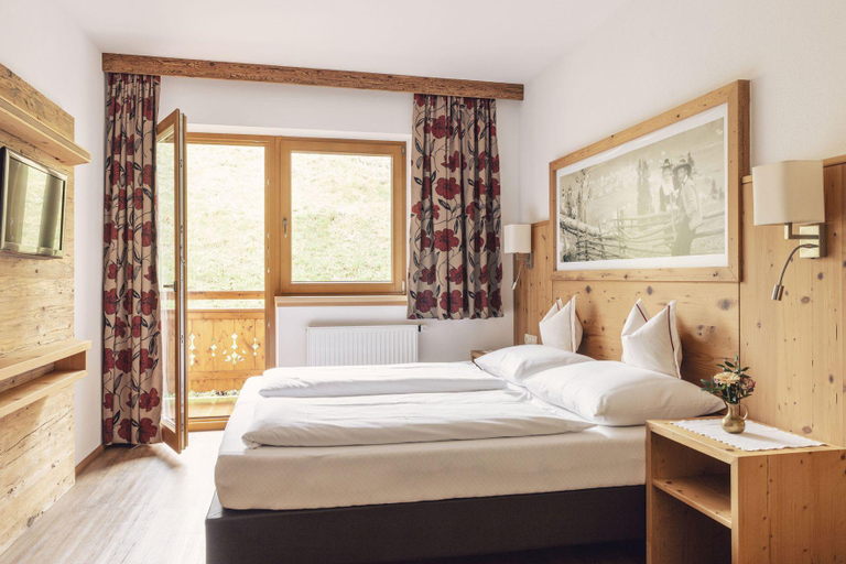 Bedroom 4, Hotel Marzenklamm Stumm im Zillertal, Schwaz