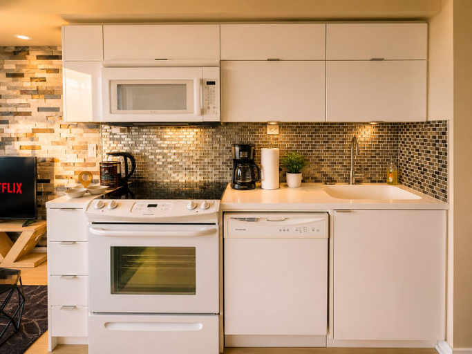 Others 5, Luxury Waterfront Oasis, Toronto