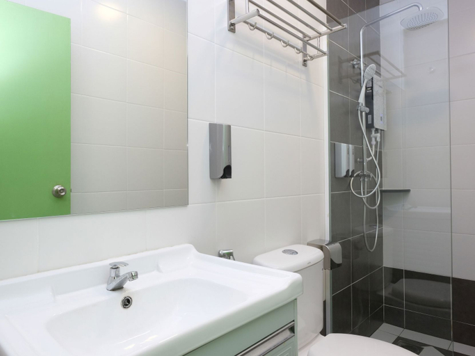 Bathroom 4, W Hotel Cemerlang, Kota Bharu