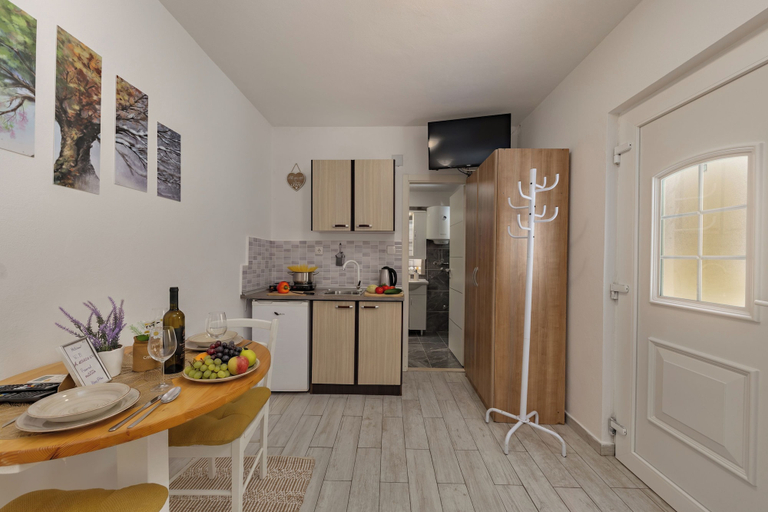 Others 4, Klarić Residence, Zadar