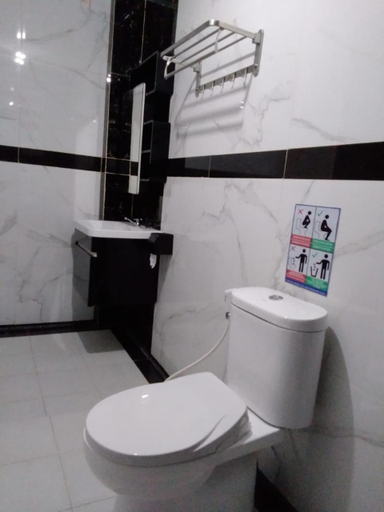 Bathroom, Bin Daod Hotel Syariah, West Aceh