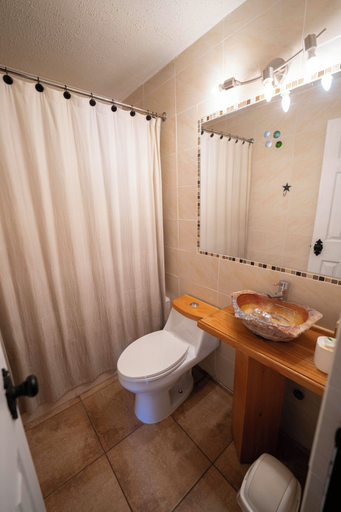 Bathroom 3, Hostal Apuwara, Limarí
