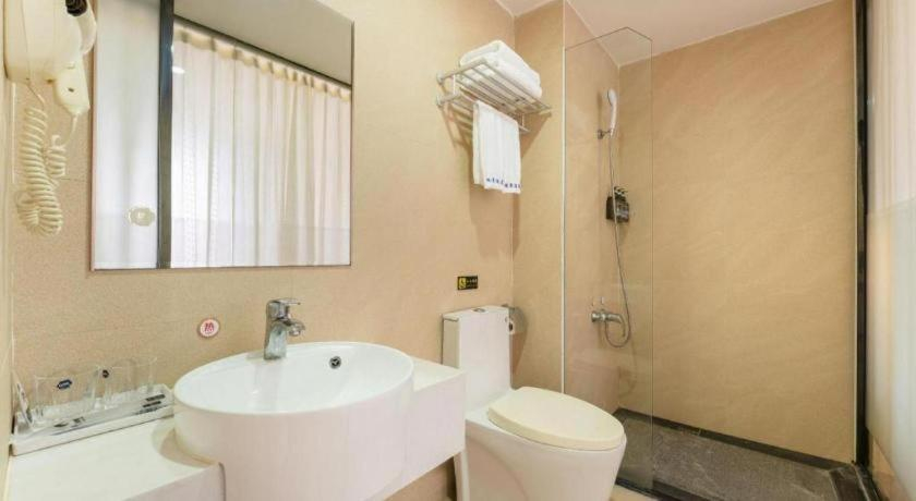 Bathroom 3, Wenxing Hotel Dongguan Qifeng Branch, Dongguan