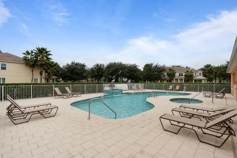 Others 3, 3BR Serenity Townhome Near Disney, Lake