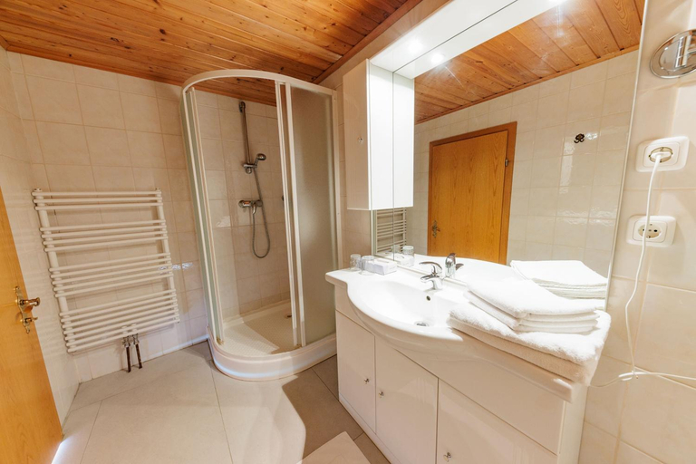 Bathroom 3, Hotel Waldesruh, Scheibbs