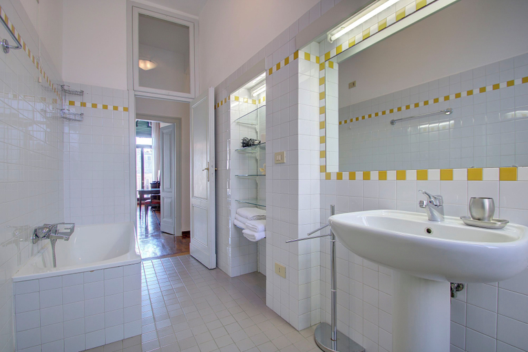 Bathroom 4, RABOSO Grand 9-windows, Venezia
